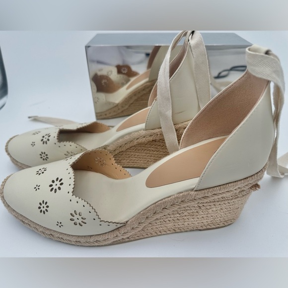 Wedge Espadrille White Closed Toe with Leg Wrap by Just Fab - Picture 2 of 9